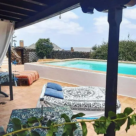 Tipica Lanzarote House Only Adults Bed & Breakfast *